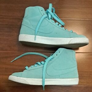 Nike Women's High-Top Sneakers in Aqua